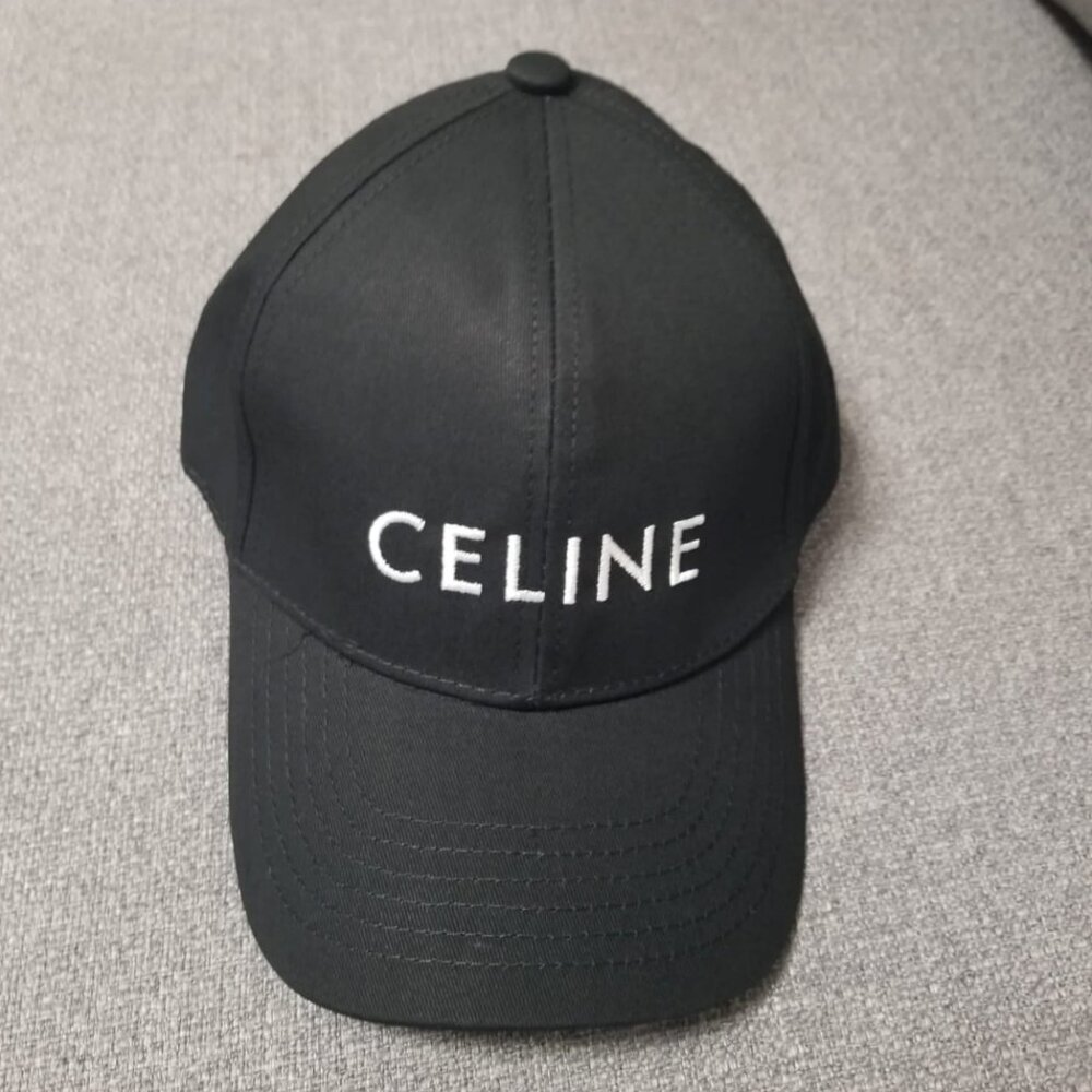 Celine hat